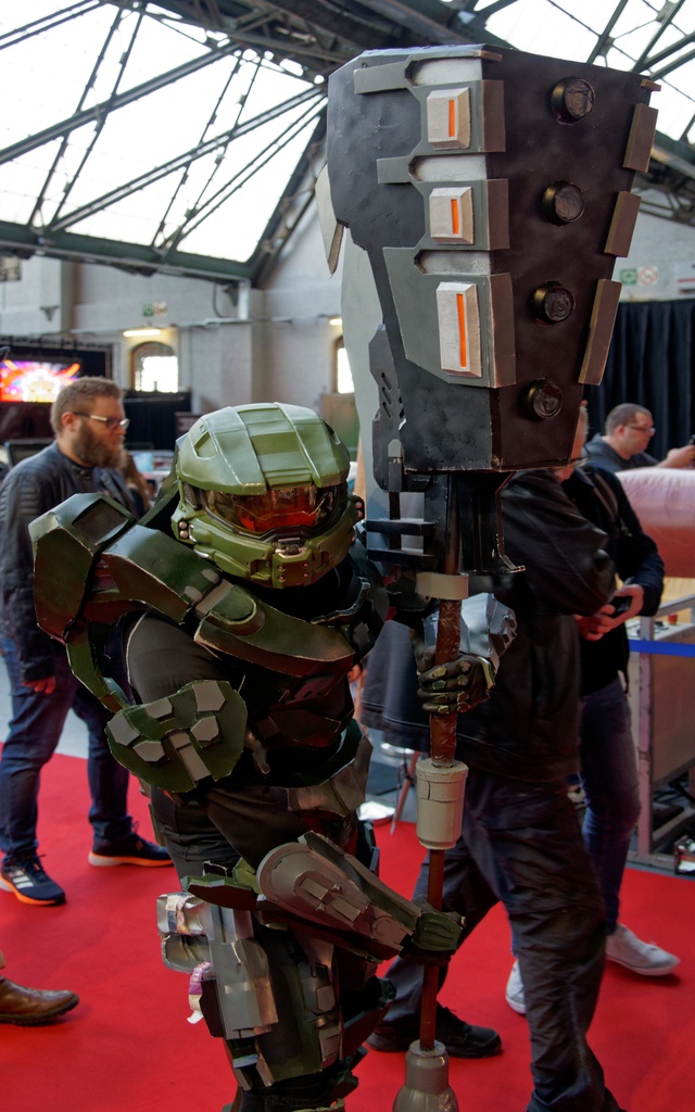 катастрофы с профессиональным макияжем и укладкой париков Cosplay